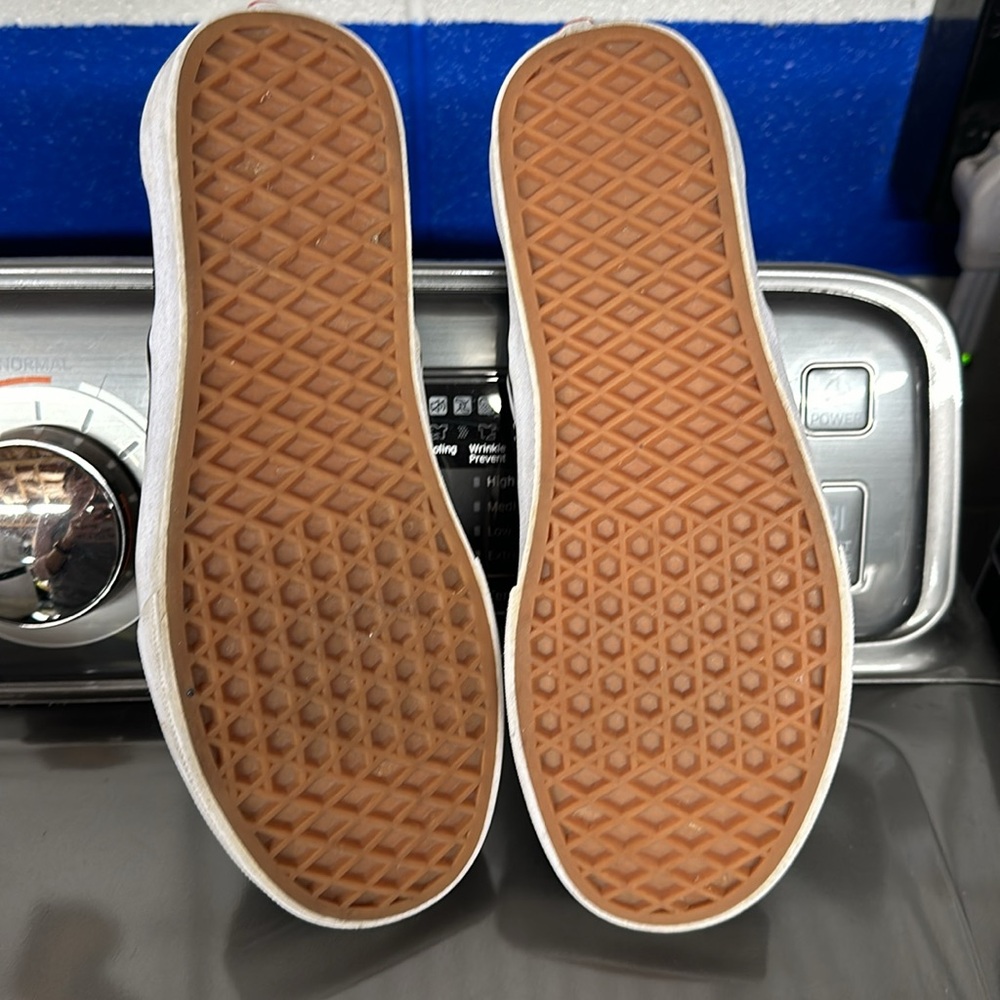 Vans - Picture 3 of 4